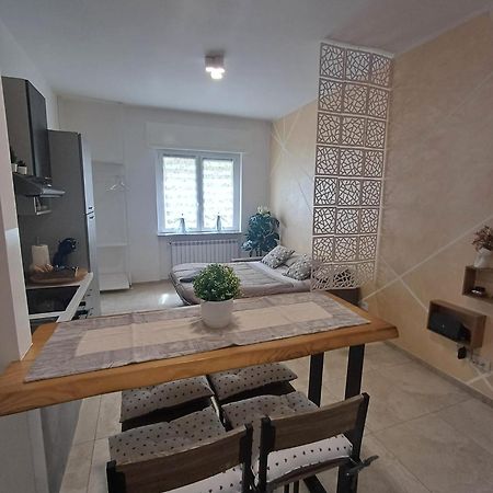 "Nonna Maria" Apartment Venegono Superiore Bagian luar foto