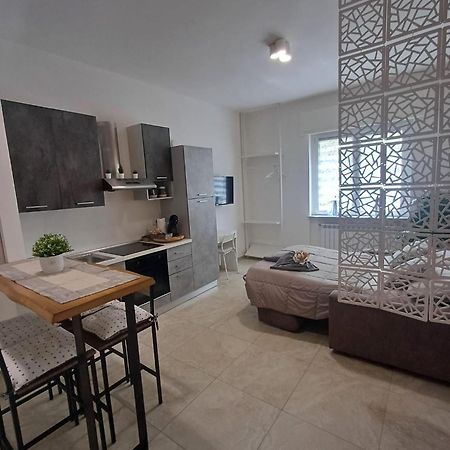 "Nonna Maria" Apartment Venegono Superiore Bagian luar foto