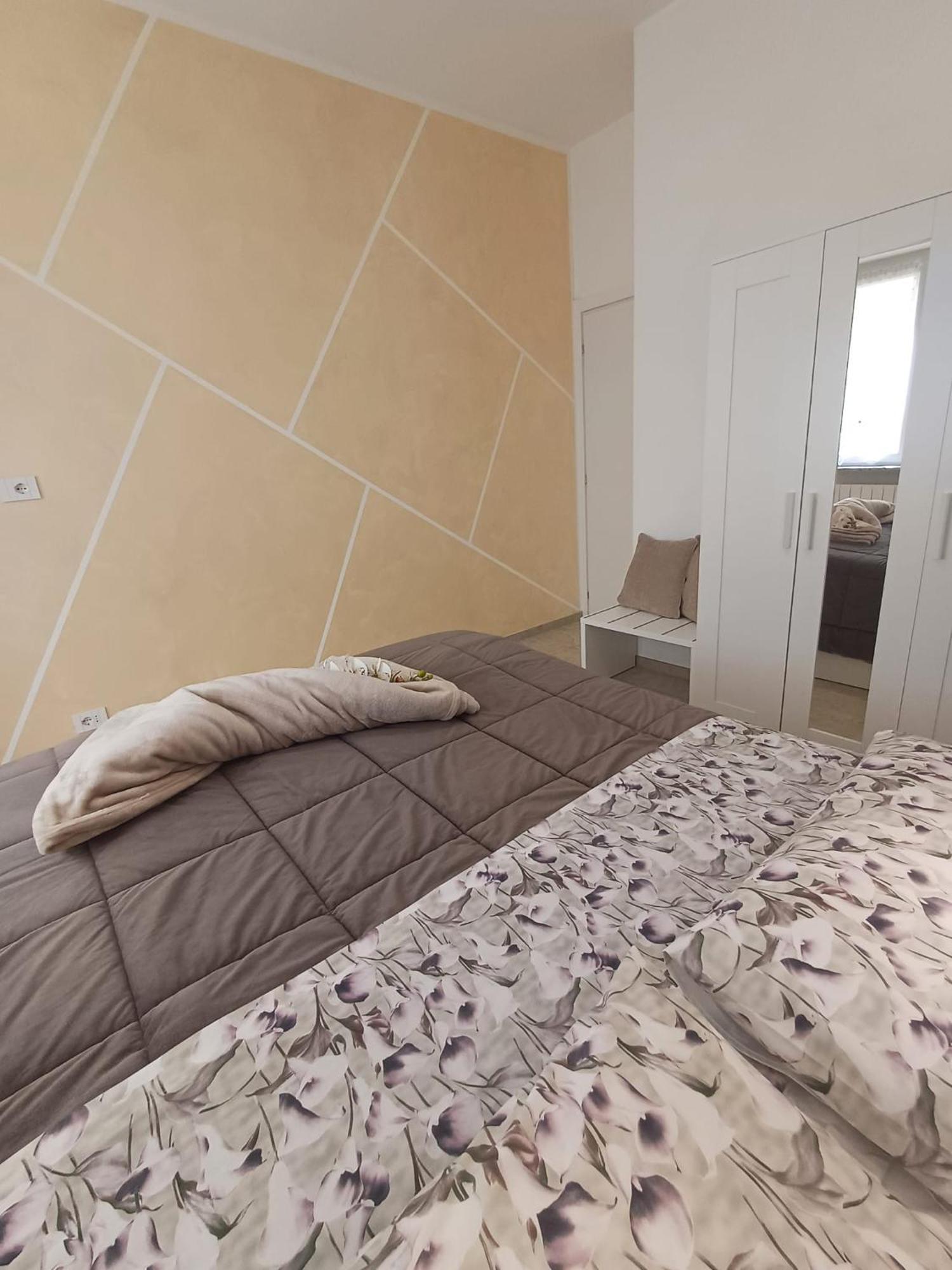 "Nonna Maria" Apartment Venegono Superiore Bagian luar foto